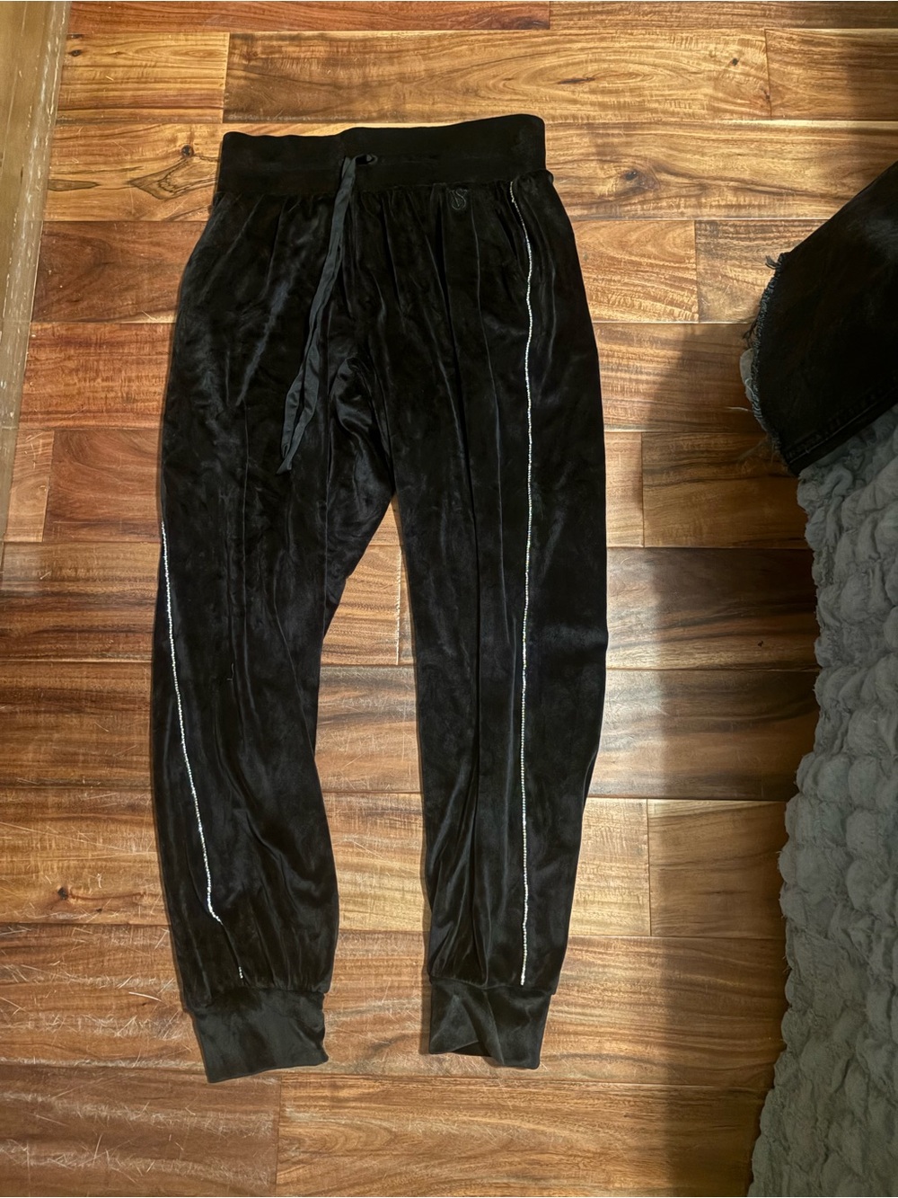 Victoria’s Secret Velour Pants Small Black Crystal Bling Stripe Y2K Lounge (989)